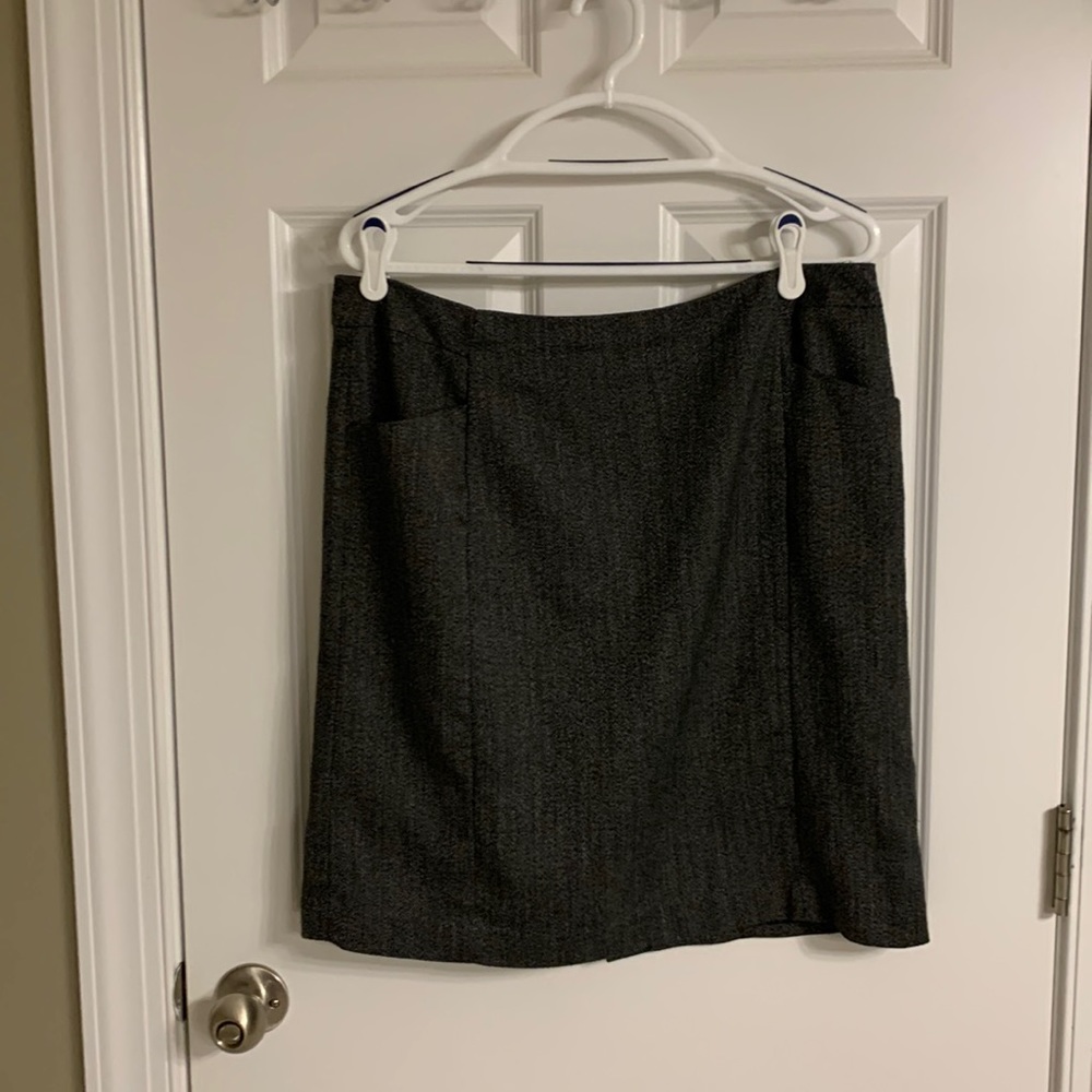 Versona sz 14 skirt with pockets